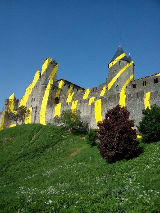 Drissia&Othman Cote Cite Apartment Carcassonne Exterior foto